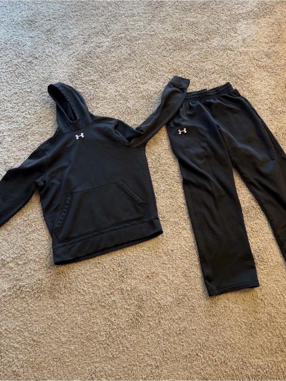 Men’s Under Armour  Baggy Sweatsuit  Top & Bottom Men’s Small